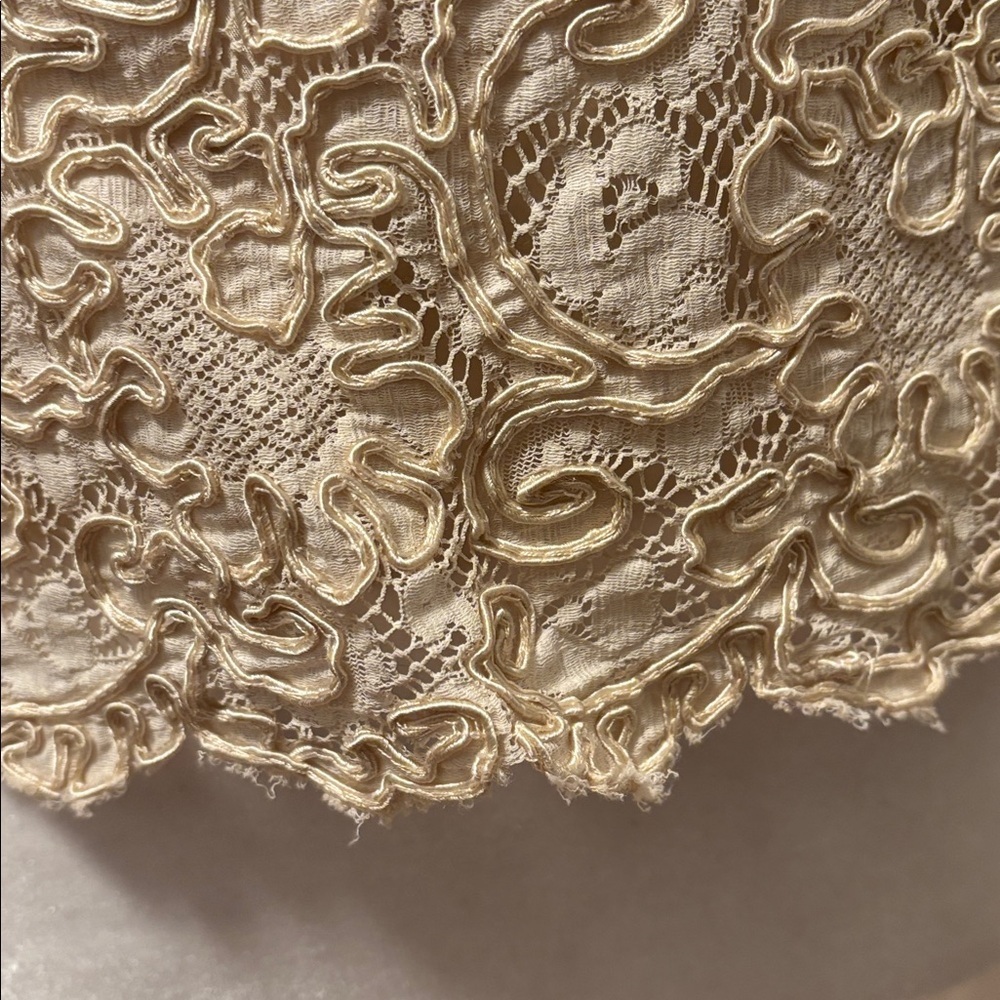 Vintage Saks Fifth Avenue Cream Lace Top - Picture 7 of 8